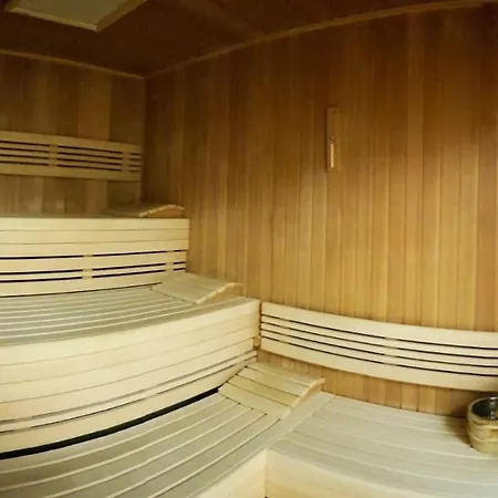 杜密兹尔奥斯特里斯酒店